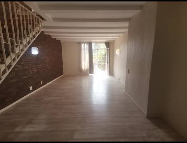 2 BEDROOM TOWNHOUSE FOR SALE IN THE HILL